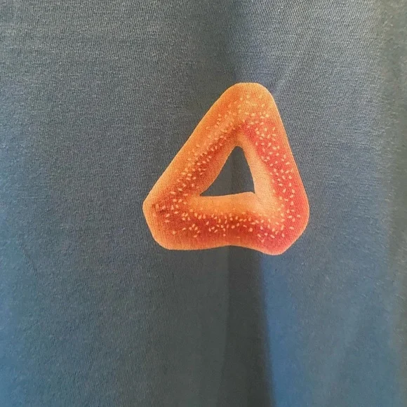 PALACE Blue Tee with Geometric Design - Picture 2 of 4